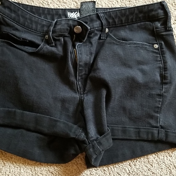 Bundle of black shorts - Picture 3 of 3